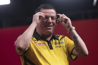Chisnall begins PDC Home Tour campaign with commanding win over Waites, Worsley survives comeback to see off Dekker
