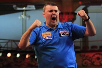 THROWBACK VIDEO: Newton delights World Matchplay crowd with memorable nine-dart finish