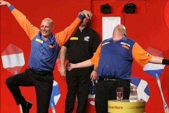 THROWBACK VIDEO: Van Barneveld and Stompe take title for Netherlands at first edition World Cup of Darts