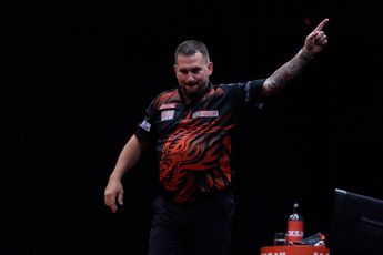 Clayton holt fünf Legs in Folge und besiegt Berry van Peer; großer Sieg für Price beim Grand Slam of Darts