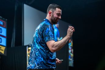 Luke Humphries mit achtem 100+ Average in Folge im Halbfinale und trifft in der Runde der letzten Vier auf Peter Wright