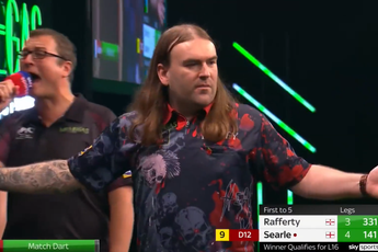 VIDEO: Ryan Searle zieht mit "schwerstem 9-Darter aller Zeiten" in die zweite Runde des Grand Slam of Darts ein