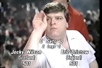 THROWBACK VIDEO: Jocky Wilson pakt tweede wereldtitel na legendarische WK-finale tegen Bristow in 1989