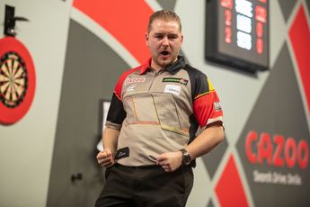 Van den Bergh met ruime zege op Ratajski naar laatste zestien op het WK Darts