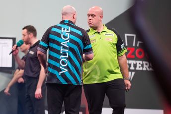Van Gerwen spreekt ergernis uit over 'engnek' Cross na nederlaag: ''Dat domme lachen en doen''
