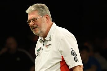 Harbour zorgt voor verrassing tegen Adams op World Seniors Darts Masters, ook Mason door naar kwartfinales