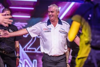 Beaton baalt van snelle uitschakeling tegen Michael Smith op World Matchplay: "Dit was echt een gemiste kans"