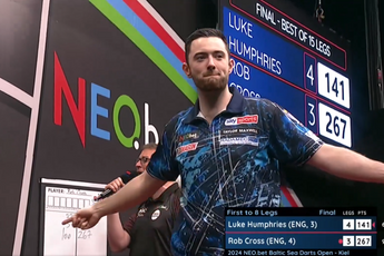 VIDEO: Luke Humphries gooit negendarter in finale van Baltic Sea Darts Open