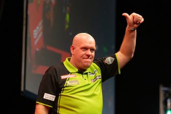 "Blij dat ik door ben, maar er zit nog veel meer in de tank" - Michael van Gerwen door naar kwartfinales op Poland Darts Masters