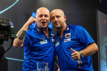 Italië stunt tegen oud-winnaar Australië; Schotse oud-wereldkampioenen maken korte metten met Polen op de World Cup of Darts