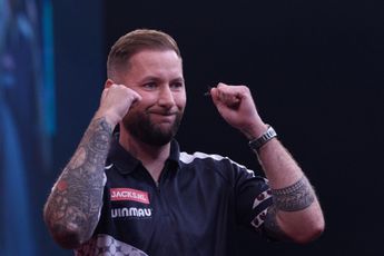 Danny Noppert verslaat man in vorm Mike de Decker en bereikt kwartfinale op het EK Darts