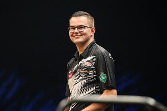 Van Gerwen, Van Veen en vijf andere Nederlanders bereiken laatste 32 van Players Championship 20