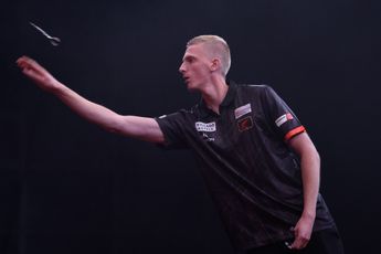 Nijman wint Nederlandse clash tegen Noppert; Van Gerwen ruim langs Wade voor plek bij laatste zestien in Wigan