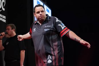 Tweevoudig wereldkampioen Adrian Lewis wil in 2025 terugkeren op dartscircuit