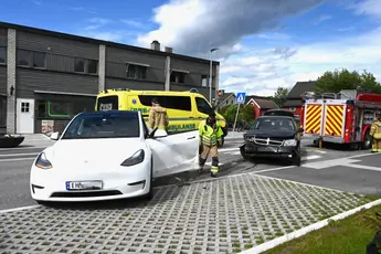 Kvinne sendt til traumemottaket etter kraftig påkjørsel på Jevnaker