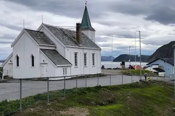 OLSEN PÅ TUR: Da Olsen åpnet en stengt kirke og døyvet folkets skuffelse