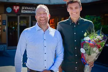 Magnus Thuv Myhre hyllet hjemme på Jevnaker etter EM-bragden