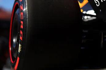 Pirelli weerspreekt George Russell: 'Jij moet je rijstijl aanpassen'