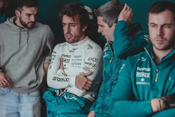 Fernando Alonso in opperste stemming: "Nog berg potentieel in AMR23"