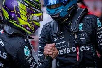 Hakkinen: 'Hamilton nog altijd nummer één en de leider bij Mercedes'