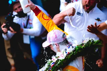 Indy500 recap: thuisheld Newgarden wint en rent tribune in, akelige crash lanceert band over hek