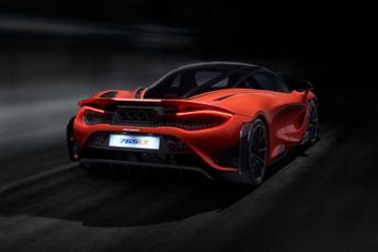 Lando Norris neemt peperdure custom McLaren in ontvangst