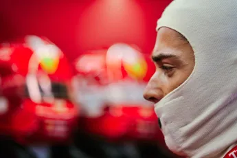 Leclerc in clinch met Ferrari-persofficier: ‘Zeg wat ik wil’