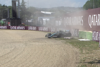 Alonso crasht hard en veroorzaakt rode vlag in VT3 Imola GP