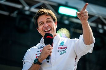 Toto Wolff stopt met het flirten met Verstappen: "Je bent aan het flirten terwijl je een relatie wil laten werken"