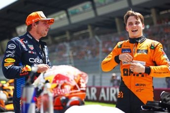 Max Verstappen neemt het op voor Oscar Piastri: "Hij is te goed om tweede rijder te zijn"