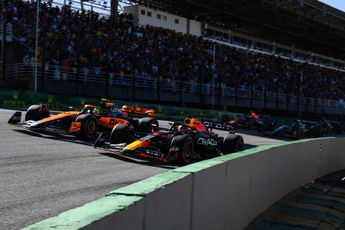 SkySports commentator verdedigt Max Verstappen: "Red Bull betaalt hem om te winnen"