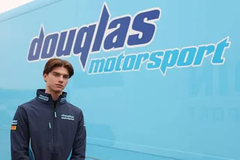 Zoon van oud-Red Bull-coureur maakt debuut in de autosport