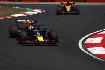 Piastri pakt pole voor de Grand Prix van China, Verstappen 4e