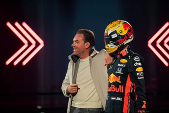 Doornbos wijst naar vertrek Newey als oorzaak Red Bull-crisis: “Je merkt dat het wankelt”