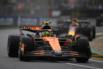"McLaren mag Lando geen prioriteit geven boven Oscar vanwege zijn contract"