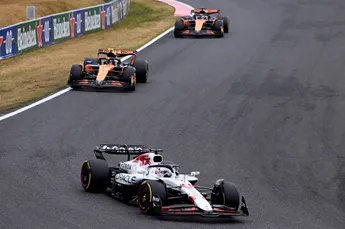 Max Verstappen wint zenuwslopende Grand Prix van Japan!