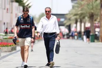 Onrust bij Red Bull: Verstappens kamp in aanvaring met Helmut Marko