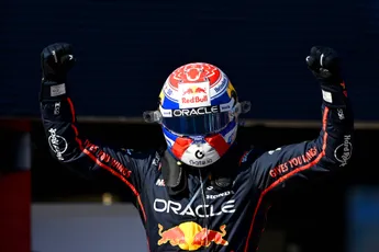 Verstappen na de overwinning in Imola: "Ik ben ongelofelijk trots op iedereen hier"