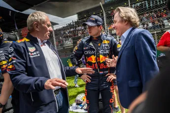Helmut Marko verrast door Verstappens succes: ‘Had vier titels niet verwacht’