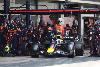 Max Verstappen verontschuldigde zich meteen na de race al bij zijn team voor incident met Russell