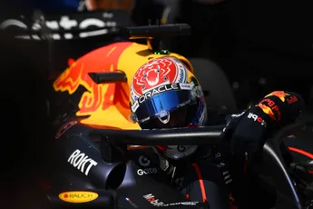 Max Verstappen onthult nieuwe helm voorafgaand aan Grand Prix van Oostenrijk