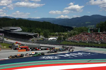Norris wint de Grand Prix van Oostenrijk, Verstappen valt uit in ronde 1