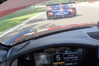 Video: Porsche-coureur blij om ingehaald te worden door de "champ" Max Verstappen