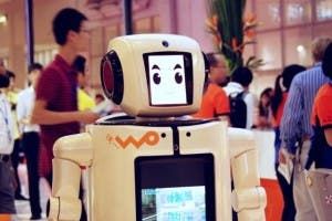 China Unicom Employs Robot Waiters