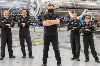 SpaceX Has Become The World's Second $100 Billion Startup Aka Centicorn