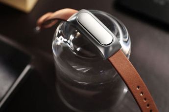 Xiaomi MiBand now has a leather strap option