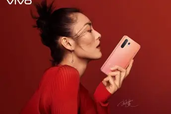 Vivo X30 emerges in lifestyle shots, Red/Rose and Pearl White/Aurora colors spotted