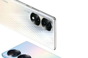 Promotional images of the Honor 70 and 70 Pro smartphones