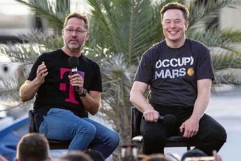 T-Mobile and SpaceX to provide smartphone networking services throughout the United States 