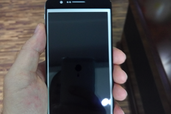 New Elephone measures the same as the iPhone 6 with larger AMOLED display